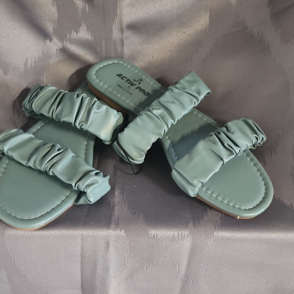 Active Pro Ruffled Slide Sandals in Teal